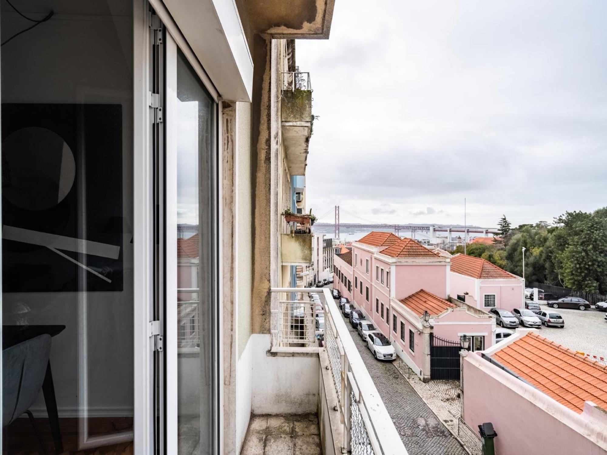 Apartment Akicity Santos Raven Lisbon